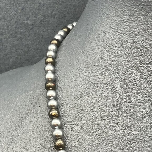 JFT Graduated Knot Necklace  24 In Vintage Gray Beaded Gold Push Clasp Classic - Picture 8 of 8